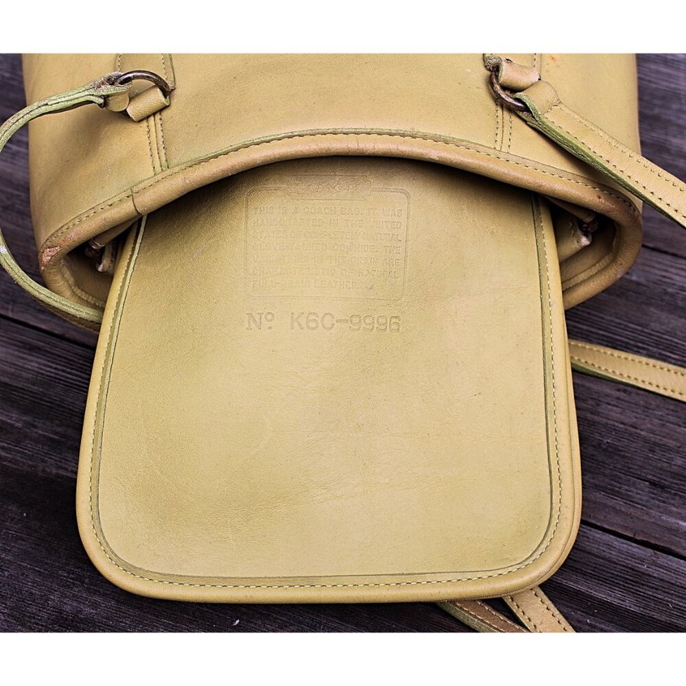 Coach Vintage - Medium Framed Pouch 9998 in Lime - USA 90s - Flaw (mold measles) - Picture 9 of 15